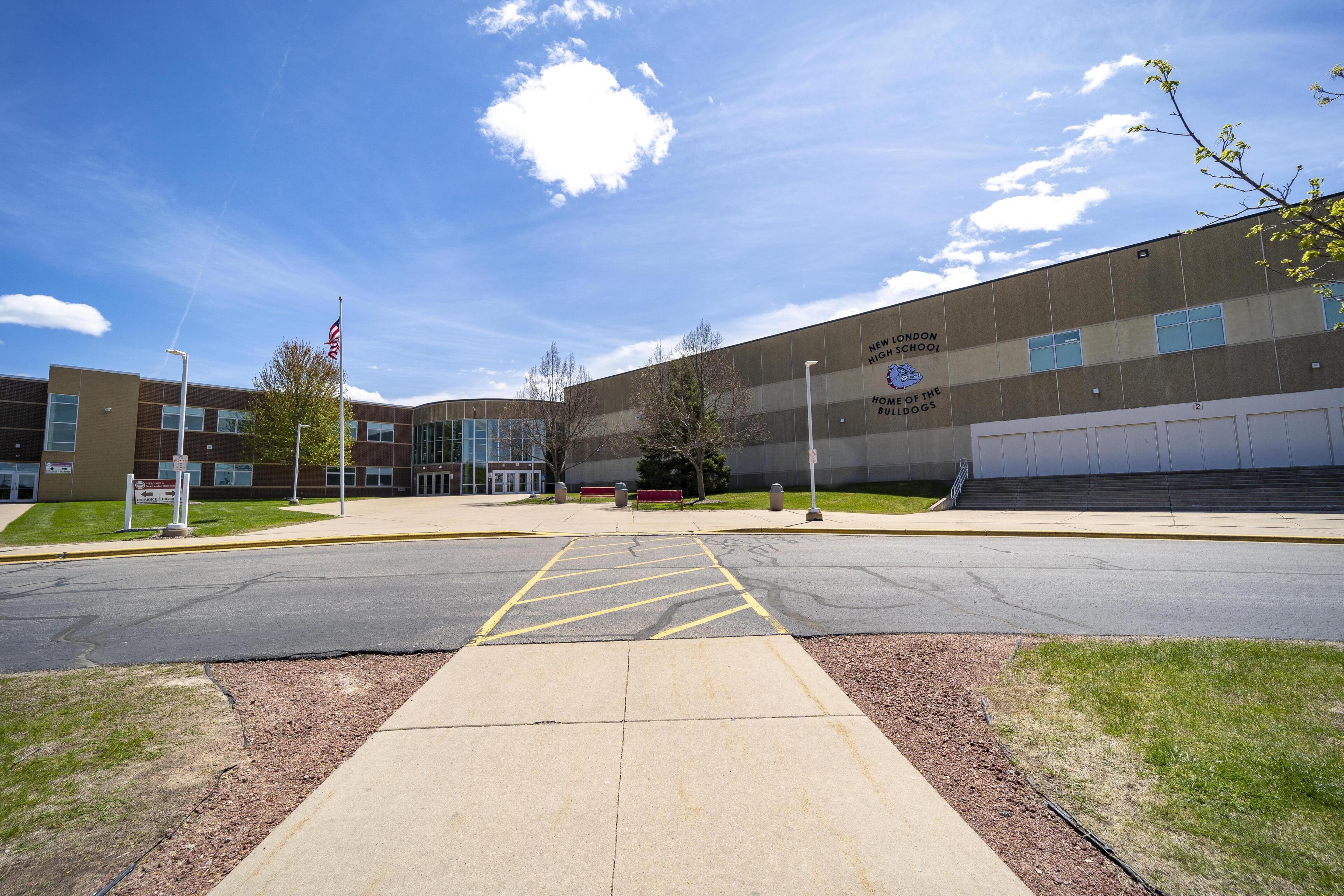 Front of New London High School